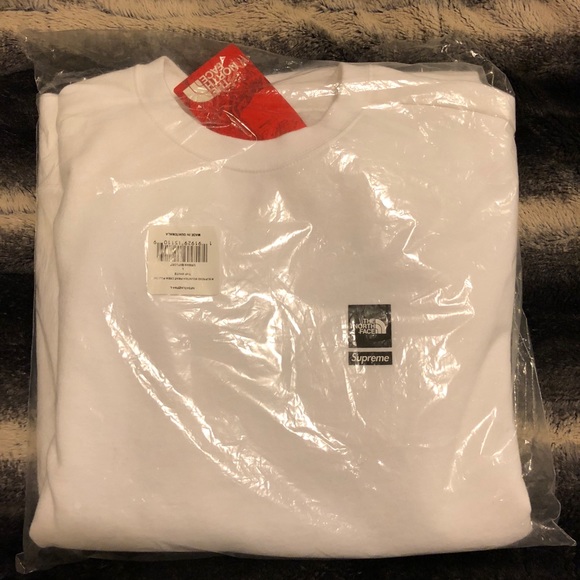 Supreme x North Face Crewneck Hoodie - Picture 4 of 5
